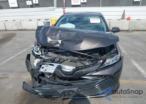 2018 Toyota Camry Le из США, поврежденный, VIN 4T1B11HK5JU618213